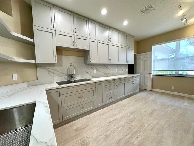 Photo - 5791 Island Reach Ln