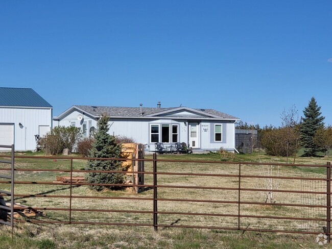 Building Photo - COMING SOON! Rural 3 Bedroom 2 Bath Home w...