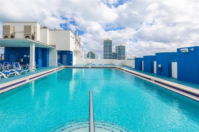 Photo - 401 69th St Unidad 1413