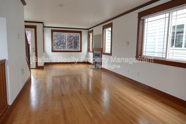 Photo - 913 NW 51st St