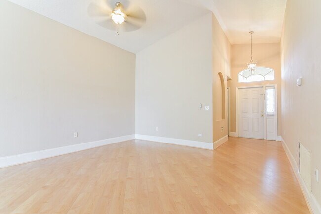 Photo - 5147 Pond View Ct