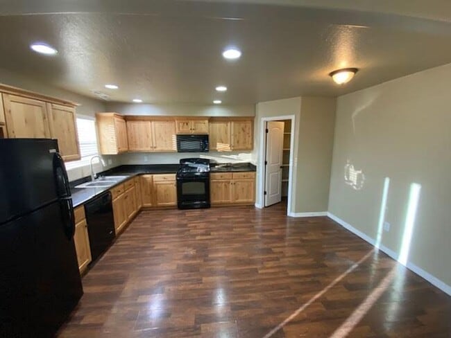 Photo - 3 Bedroom, 2.5 Bathroom Twin Home in Gemini Meadows