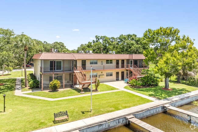 Building Photo - Taylor Creek Condominiums