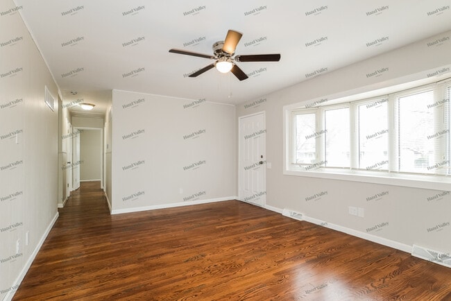 Photo - 1275 Parakeet Ln