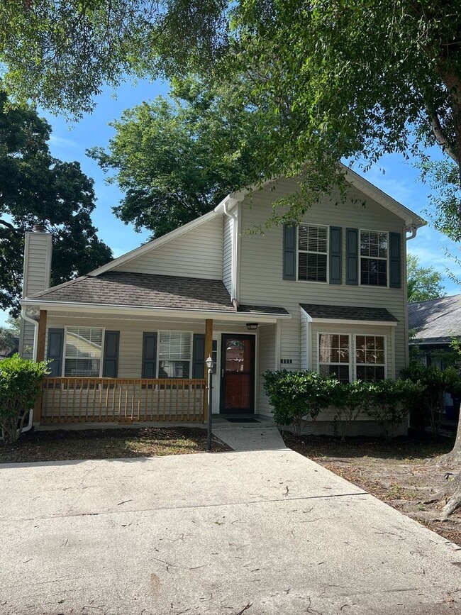 Building Photo - Bent Oaks Estates, 3 BD, 2.5 BA