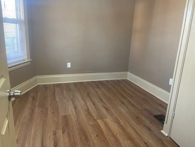 Photo - 1002 River St Unit 2