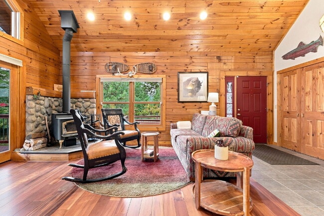 3-Story, 5 bedroom, 3 bathroom in Harrison