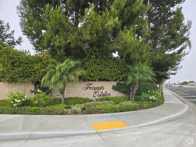 Building Photo - Gated Huntington Harbor Home