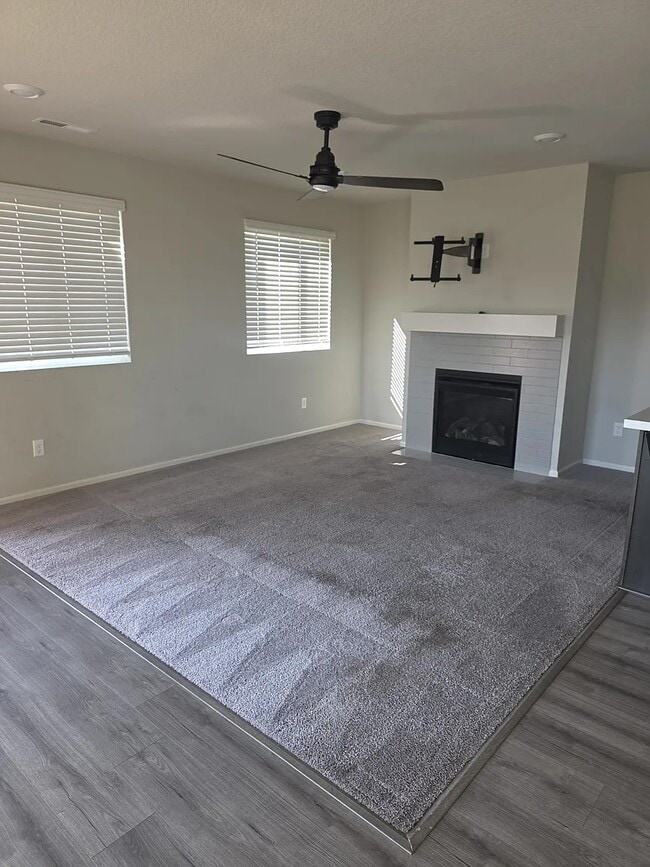 Photo - 902 McCallum Ln