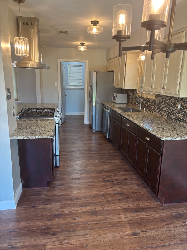 Photo - 1718 Clarendon Dr