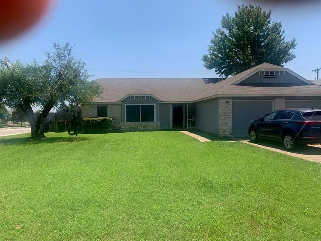 Photo - 523 Greenlawn Blvd