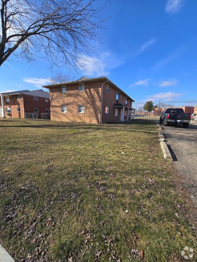 Building Photo - 861 Kingsford Rd Unit D Rental