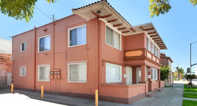 Photo - 310-316 E 8th St