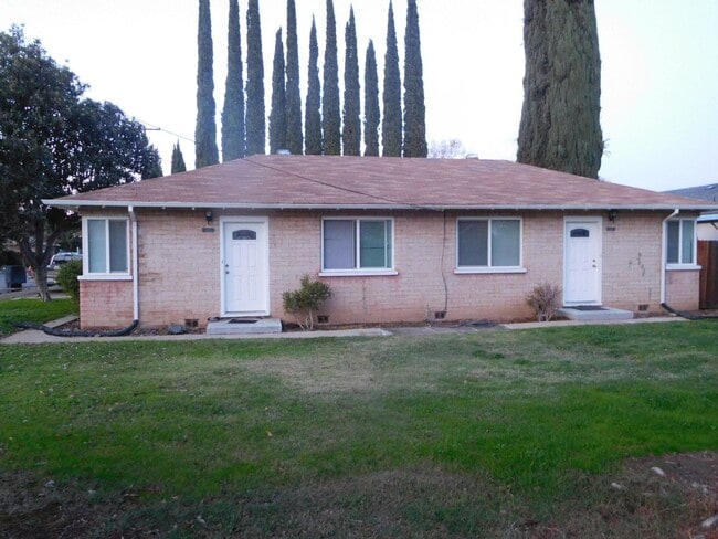 Photo - 1 Bedroom 1 Bath Duplex with private backyard