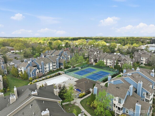 Photo - 112 Longfield Ct