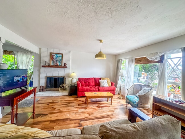 Building Photo - 34458 Camino El Molino Rental