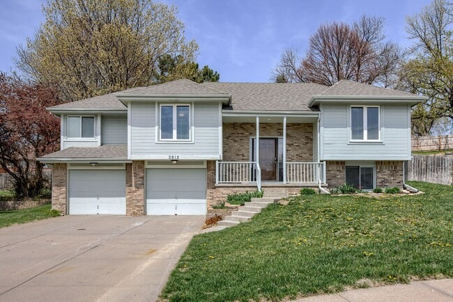 Building Photo - 3 Bedroom Bellevue Home!!