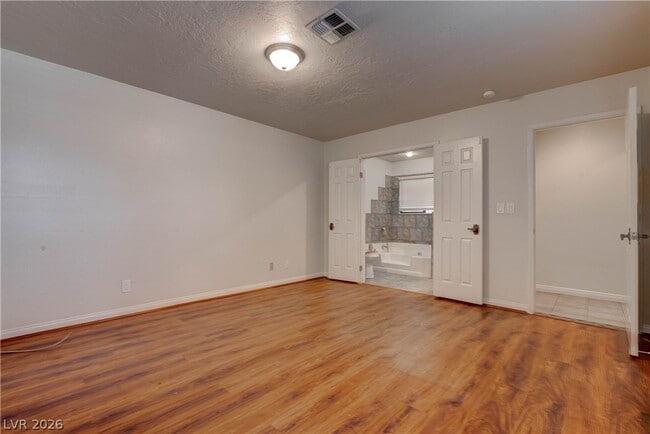 Photo - 3905 Landsdown Pl