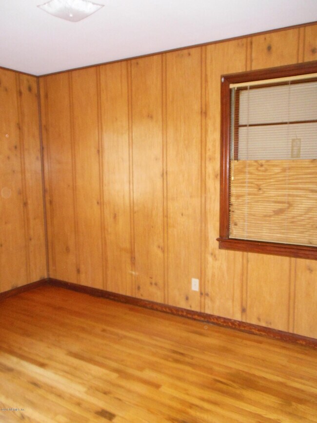 Photo - 7536 Epperson Ave