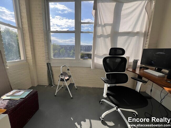 Photo - 1642 Commonwealth Ave Unit 4