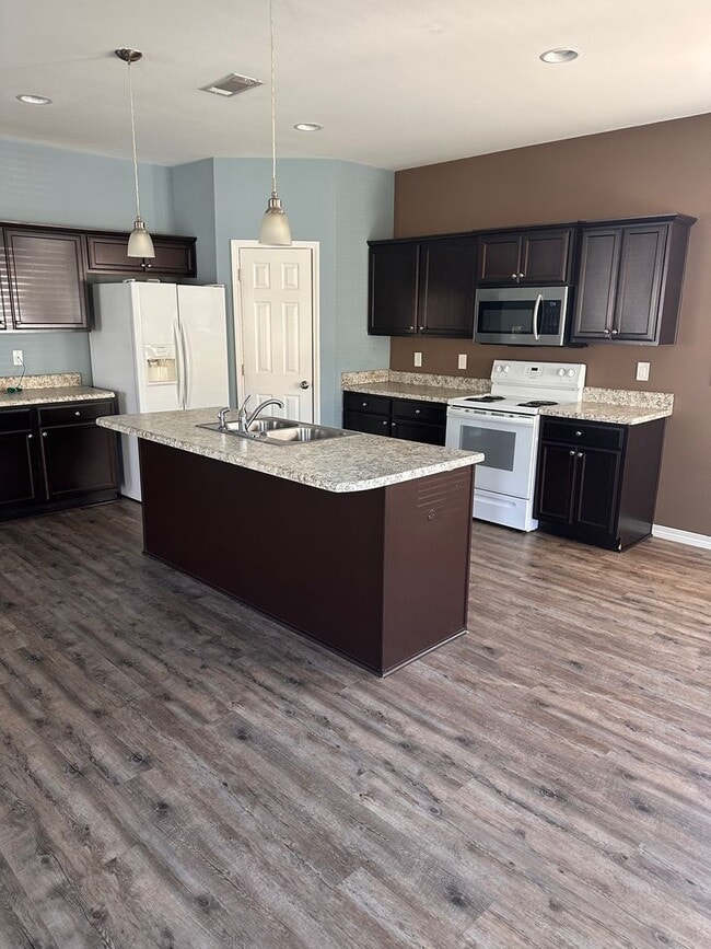 Photo - Beautiful 3 Bedroom/ 2 Bath Home