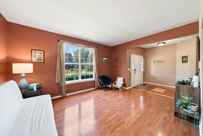 37061 N Bonnie Brae Rd