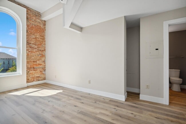 Photo - 121 Public Sq Unit 6