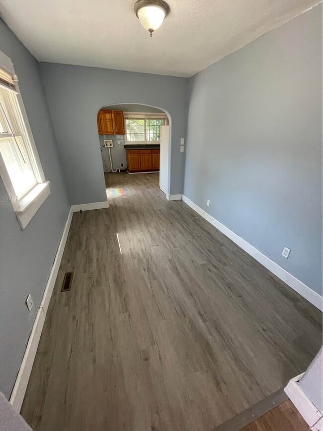 Photo - 518 W Cave Springs Ave