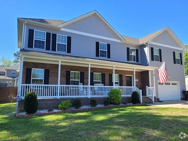 Building Photo - Beautiful & Spacious 4 bedroom, 2.5 bath h... Rental