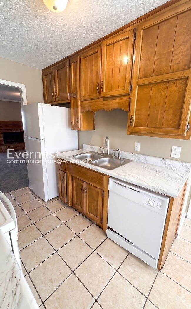 Photo - 387 Jamestown Manor Dr