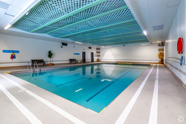 Pool - PLACE DU CERCLE