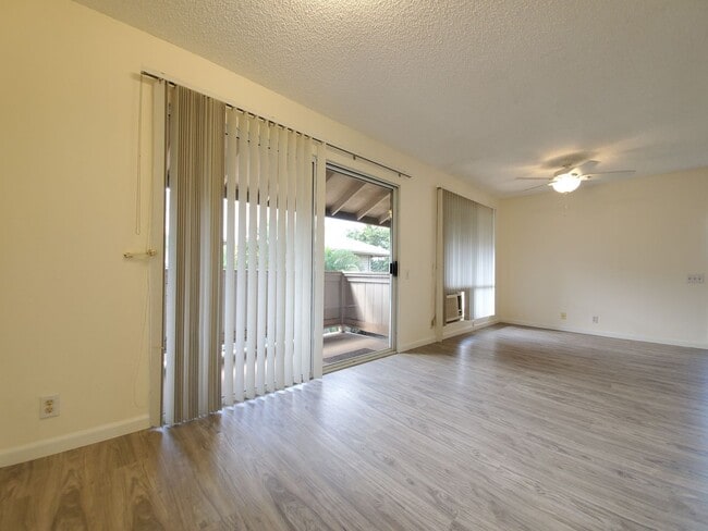 Photo - Now available, Fresh & Bright 2bd, 1.5ba 2nd Floor Corner-Unit located in the beautiful Palm Villas Unidad 3U