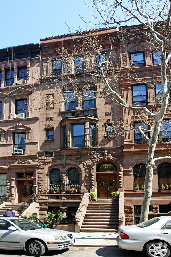 Photo - 49 W 84th St