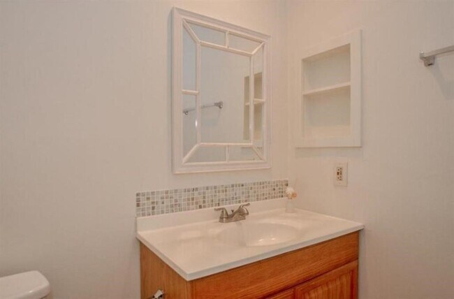 Building Photo - 1103 Dulles Ave Unit 604