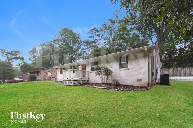 Photo - 2521 Skyland Dr