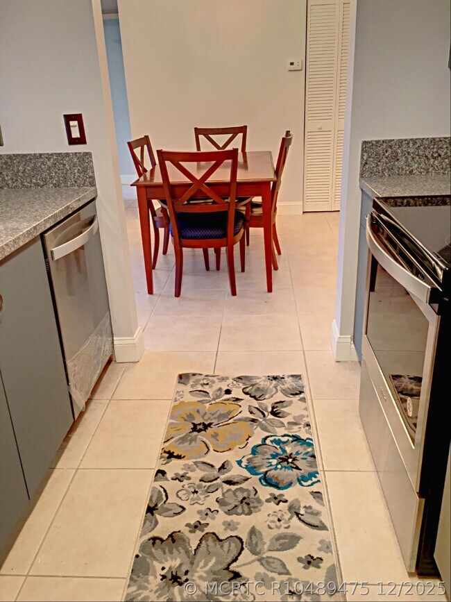 Photo - 160 Yacht Club Way Unit 210