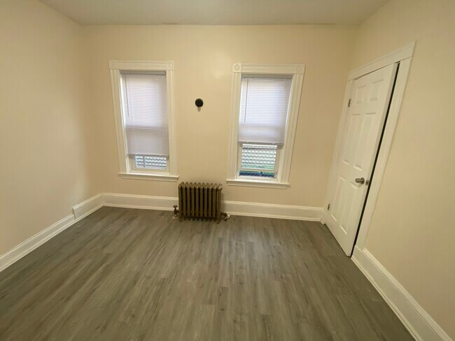 Photo - 33 Everett Ave Unit 1