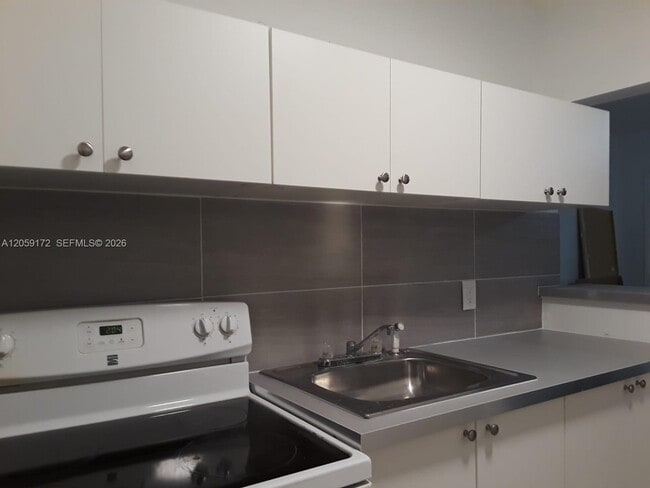 Photo - 5647 Hayes St Unidad A
