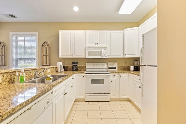 Photo - Winter Rental! Beautiful Three-Bedroom con...