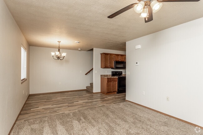 3BR, 2.5BA - 1,260 SF
