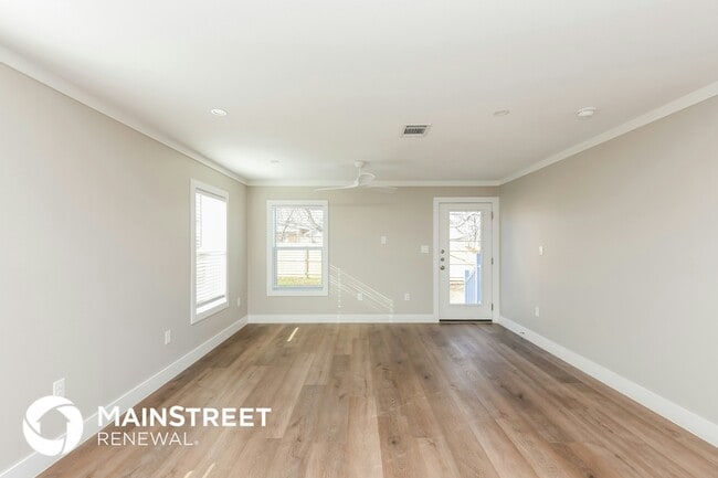 Photo - 2116 Belzise Terrace