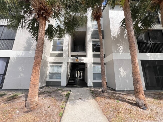 Photo - Condo for rent on SANDLAKE PRIVATE RESIDENCES