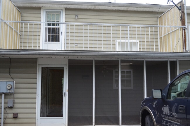 Photo - Unique Triplex