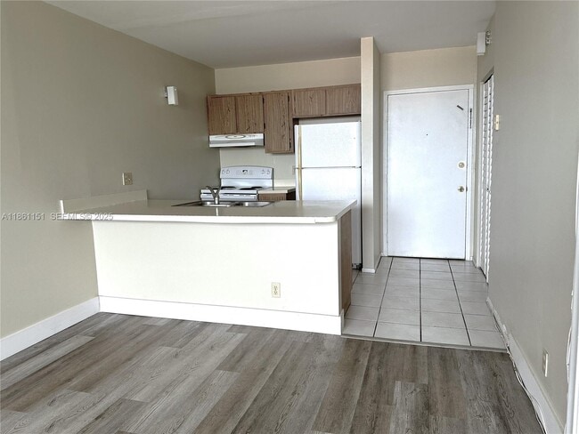 Photo - 2501 Riverside Dr Unit 506-A