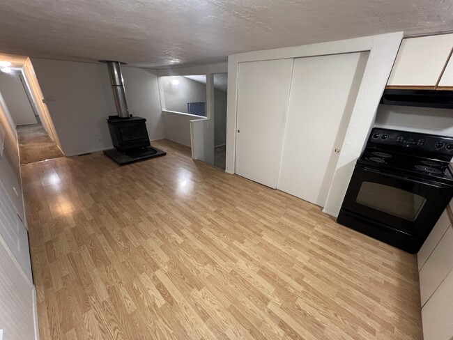 Photo - 100 S Davies Rd