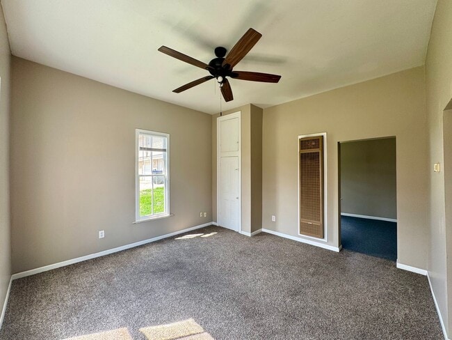 Photo - One Bedroom House Close to Campus!!