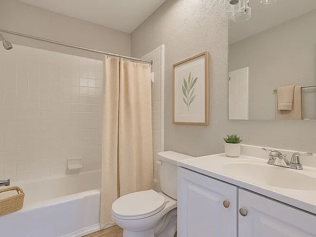 Photo - 914 Winthorne Dr