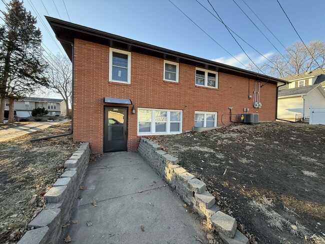 Photo - 4220 S 49th St