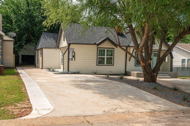 Building Photo - 1524 NW 45th St