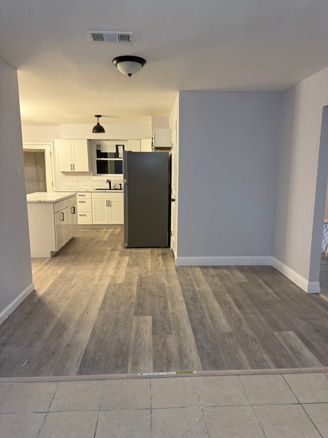 Photo - 4661 Dale St